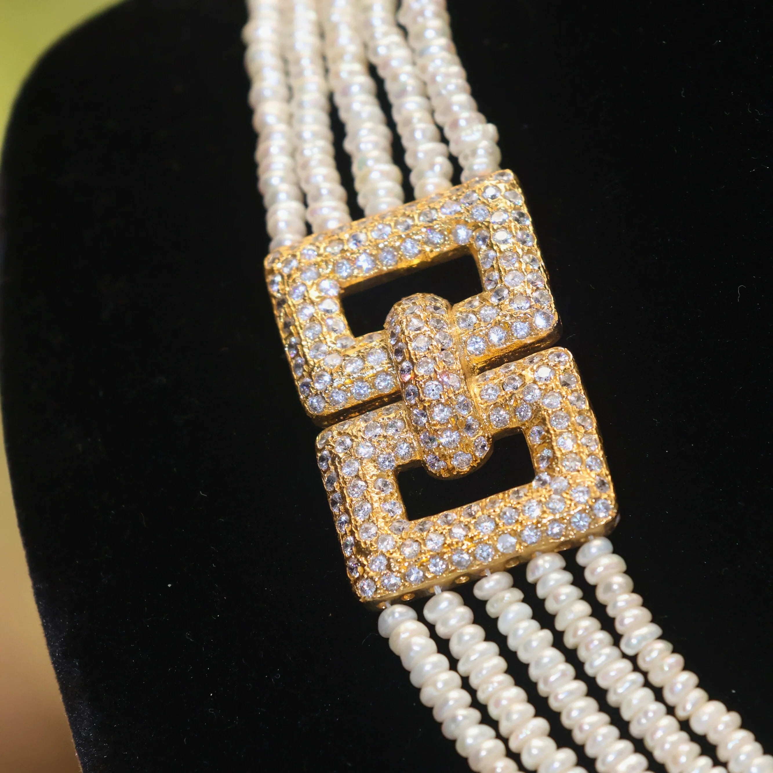 Vintage Pearl Layered Necklace Set